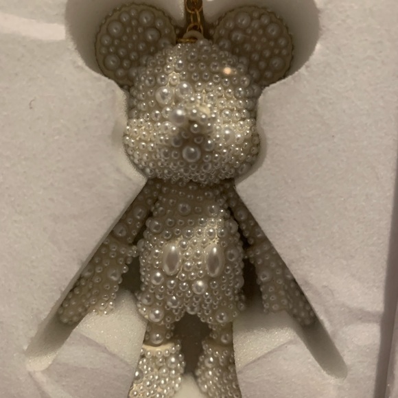 NEW BAUBLEBAR Disney Mickey Mouse Simulated Pearl Bag Charm - Picture 4 of 6
